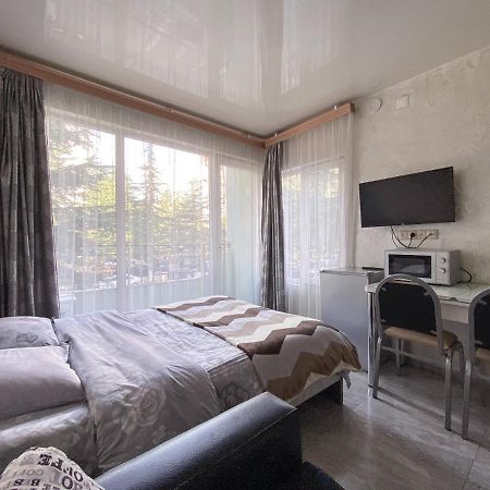 Apartment Studio Maksim Batumi Bagian luar foto