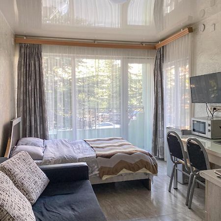 Apartment Studio Maksim Batumi Bagian luar foto