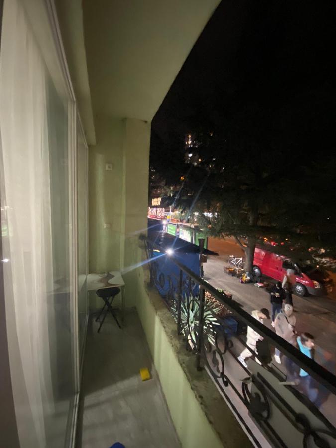 Apartment Studio Maksim Batumi Bagian luar foto