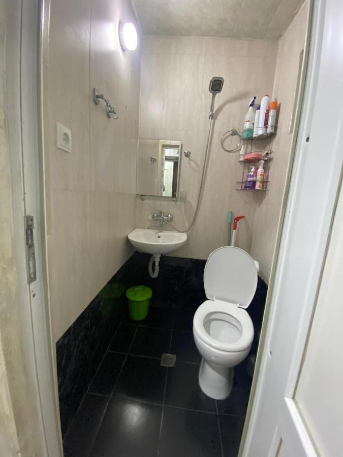 Apartment Studio Maksim Batumi Bagian luar foto