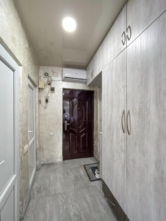 Apartment Studio Maksim Batumi Bagian luar foto