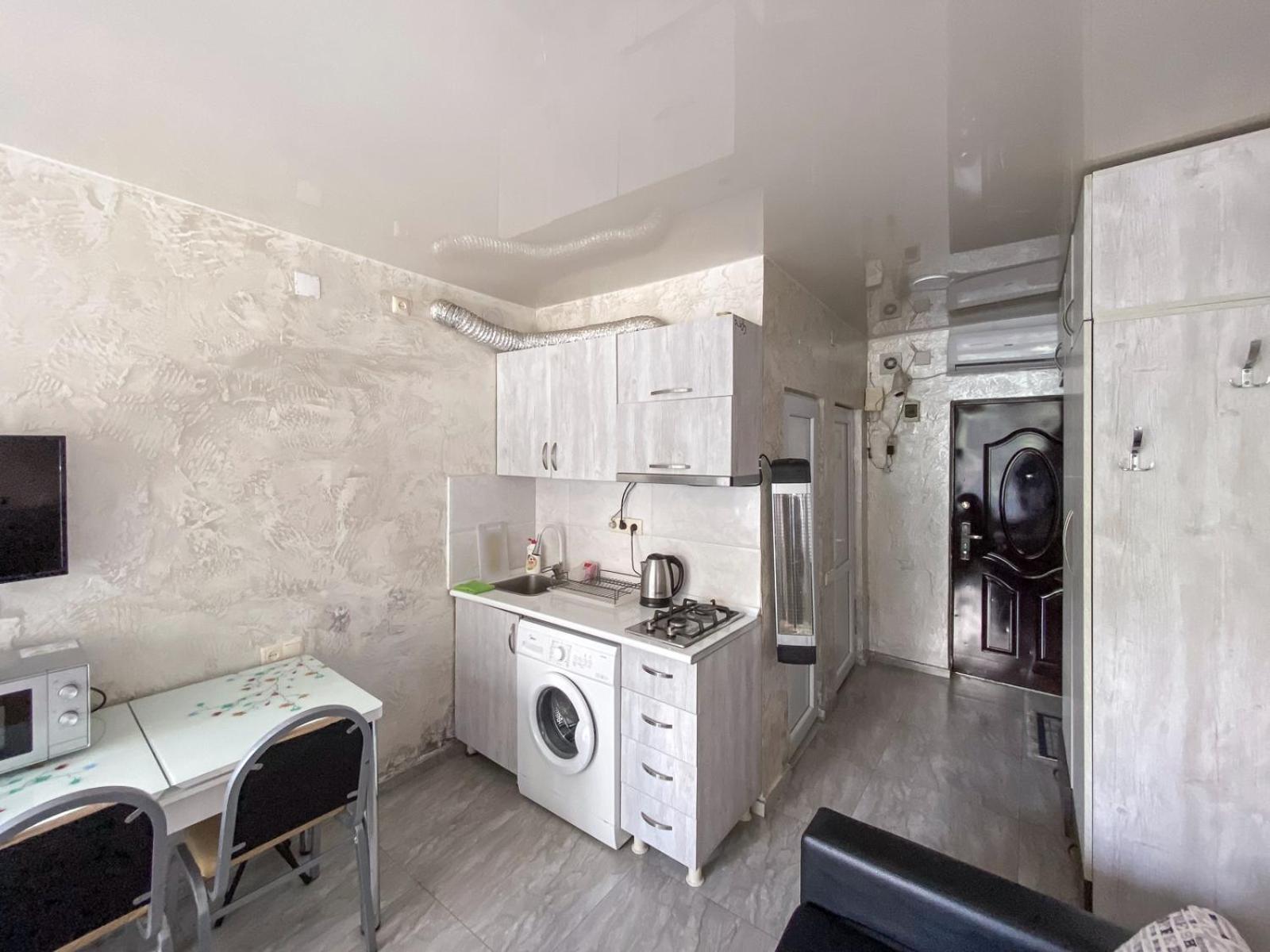 Apartment Studio Maksim Batumi Bagian luar foto